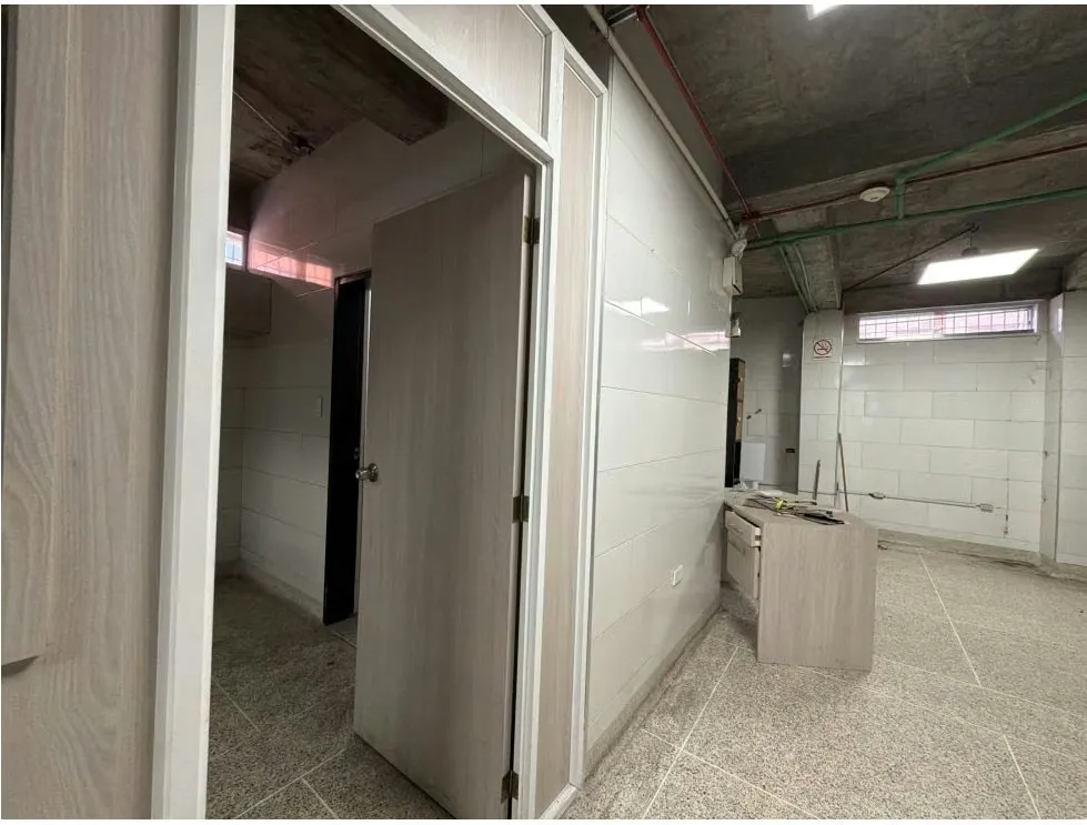 Vendo edificio 200m2 Catia 7950 - 14