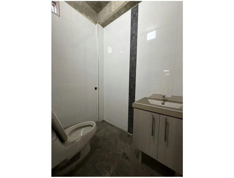 Vendo edificio 200m2 Catia 7950 - 15