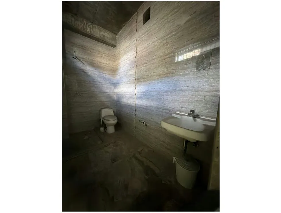Vendo edificio 200m2 Catia 7950 - 17