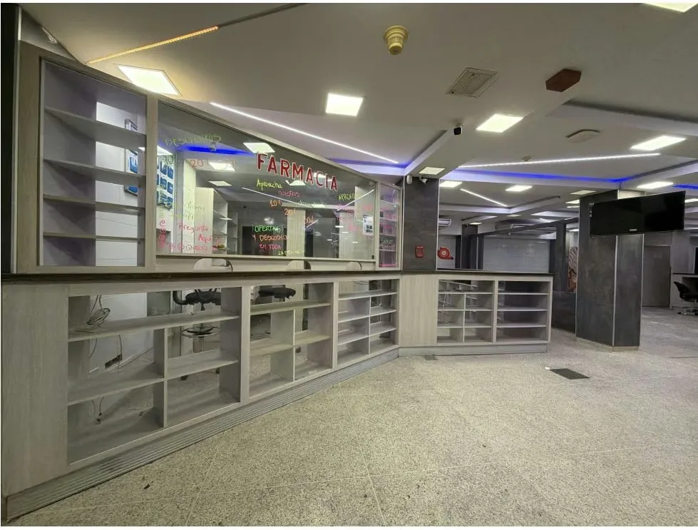 Vendo edificio 200m2 Catia 7950 - 2