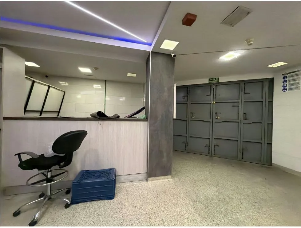 Vendo edificio 200m2 Catia 7950 - 3