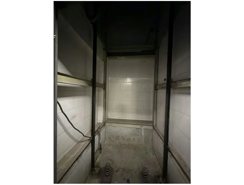Vendo edificio 200m2 Catia 7950 - 7