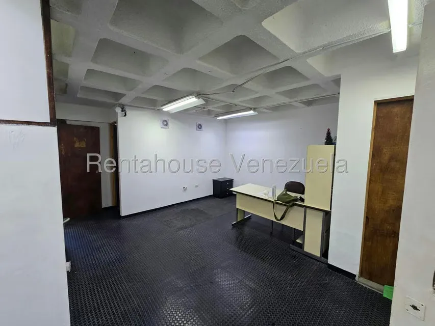 Oficina en Alquiler en Los Chaguaramos, Distrito Metropolitano - 5