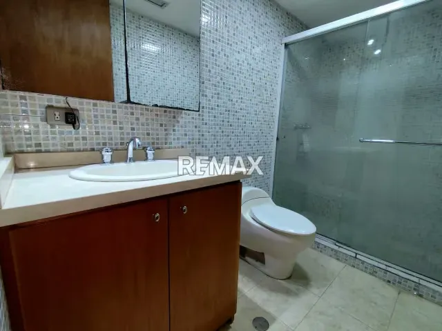 VENTA DE APARTAMENTO PENTHOUSE TRIPLEX CON TERRAZA EN LAS MERCEDES - 15