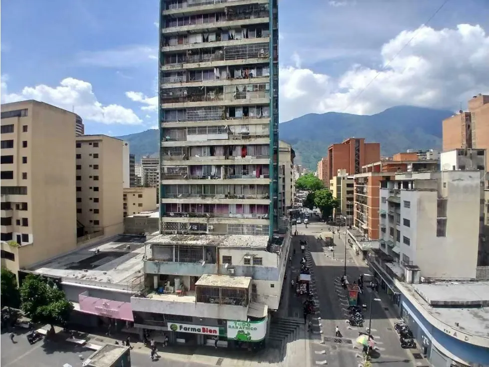ALQUILO OFICINA 112M2 BOULEVARD DE SABANA GRANDE