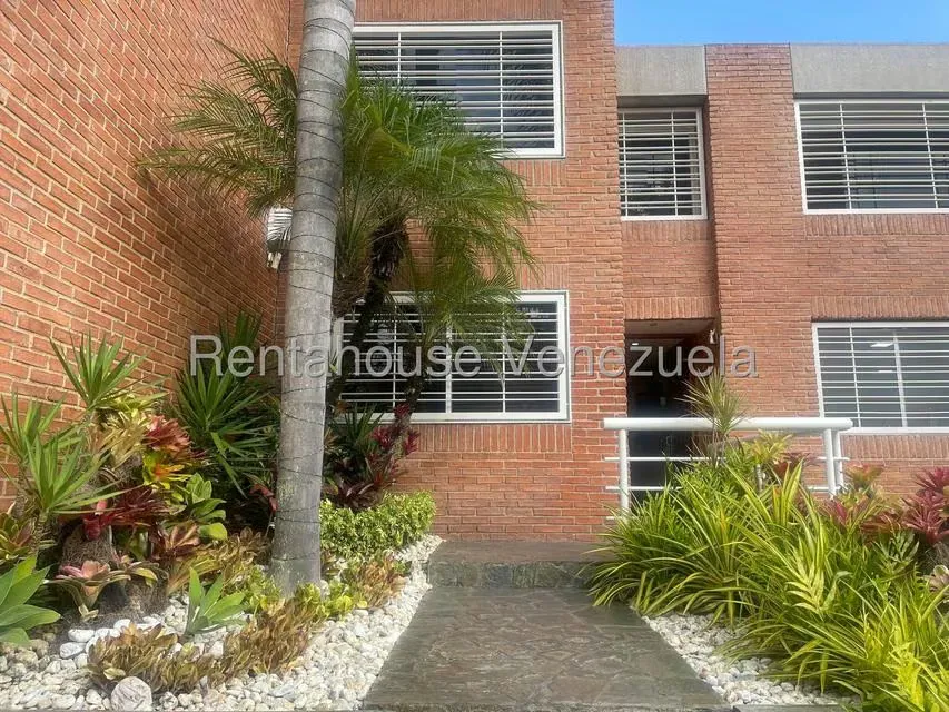 Townhouse (Multiples Niveles) en Venta en La Lagunita Country Club, Distrito Metropolitano - 2