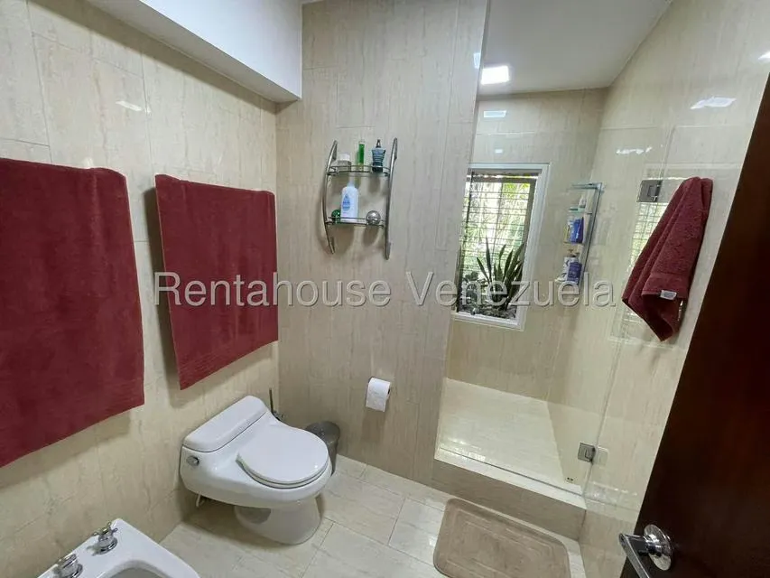 Townhouse (Multiples Niveles) en Venta en La Lagunita Country Club, Distrito Metropolitano - 16