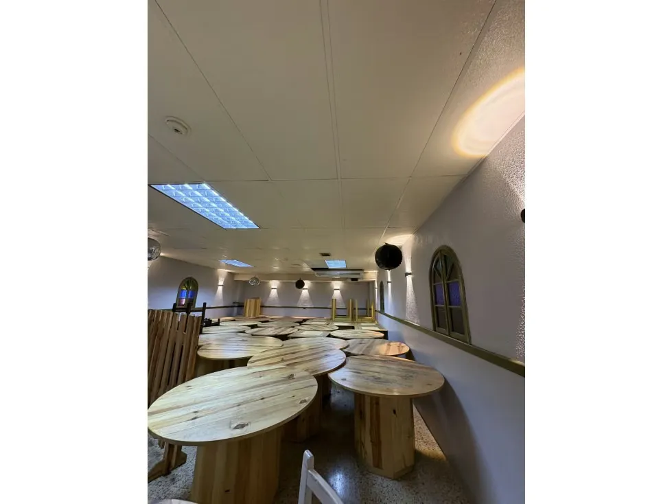 En Venta/Alquiler Local Comercial en la Urbina - 4