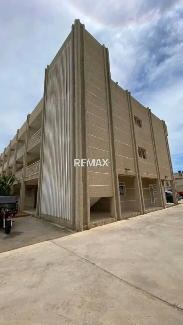 TOWNHOUSE MODERNO EN LA URBANIZACION MONTE CLARO - 9