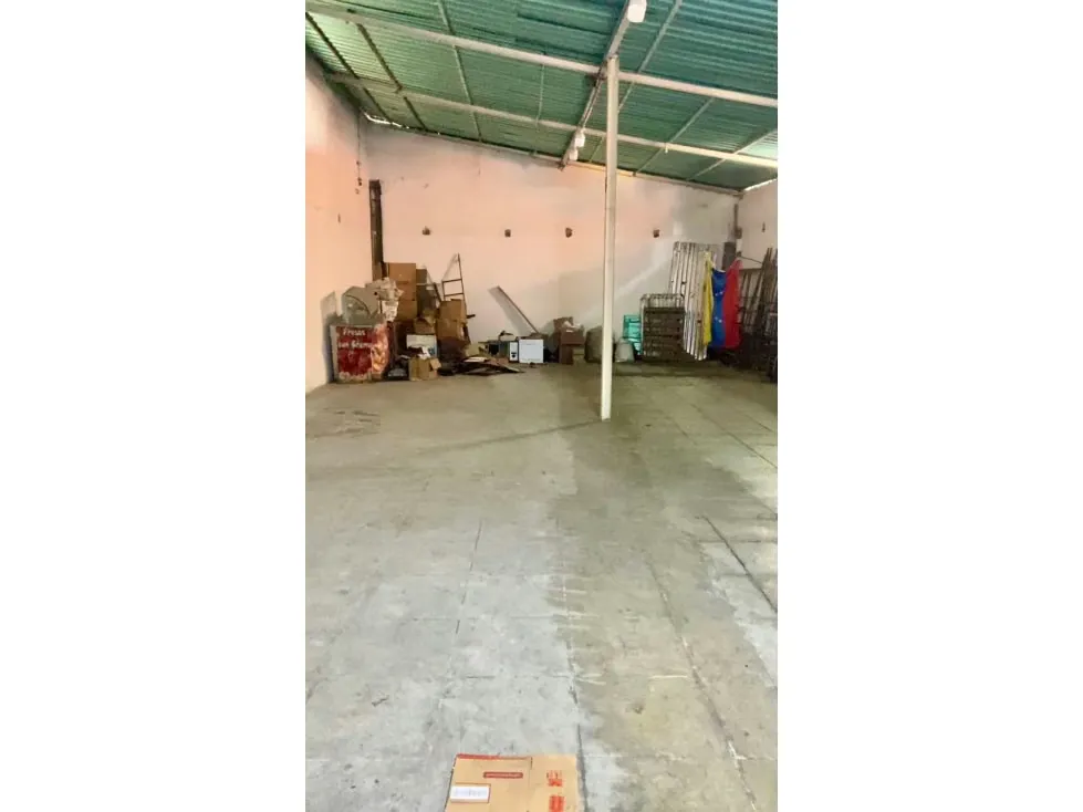 Local Comercial y galpon en Venta Av.Sucre de Catia de 800m2 - 8