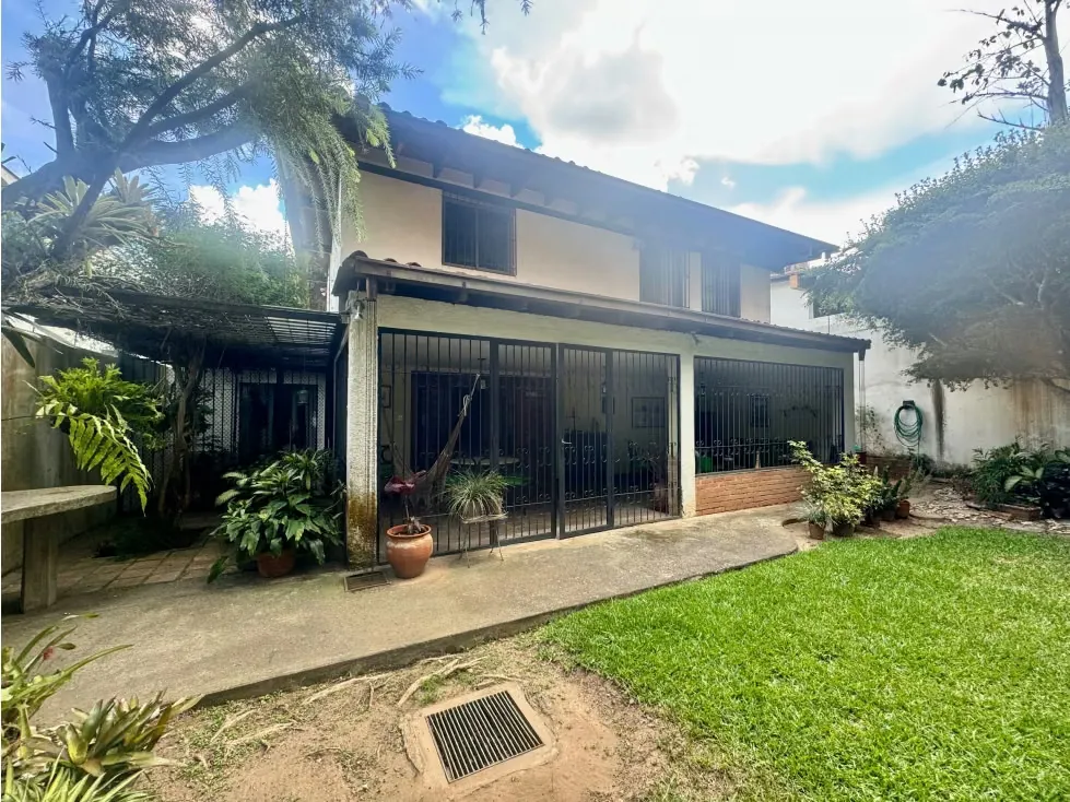 Se vende casa 302m2 San Luis 5883