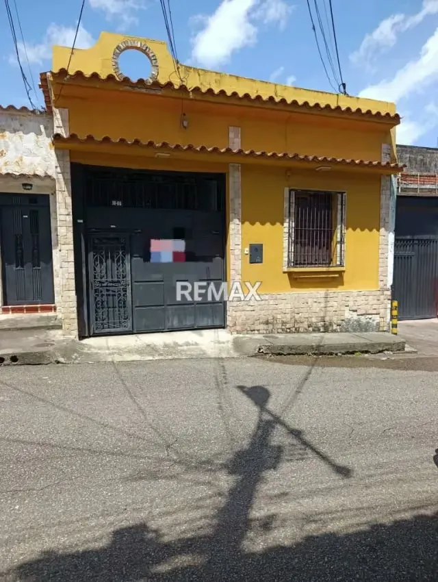 EN VENTA CASA La Ermita! Ubicada exactamente en la Carrera 3 entre calles 11 y 12