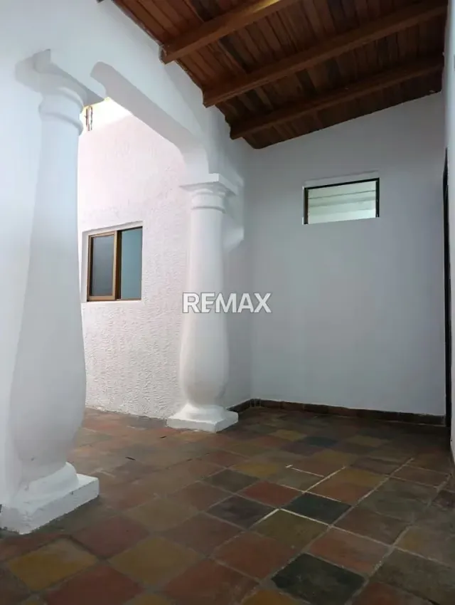 EN VENTA CASA La Ermita! Ubicada exactamente en la Carrera 3 entre calles 11 y 12 - 4