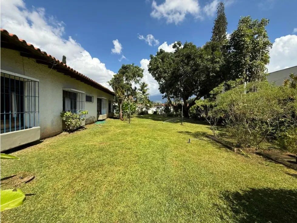 Se vende casa 500m2 6H/8B/4P Cerro Verde - 11