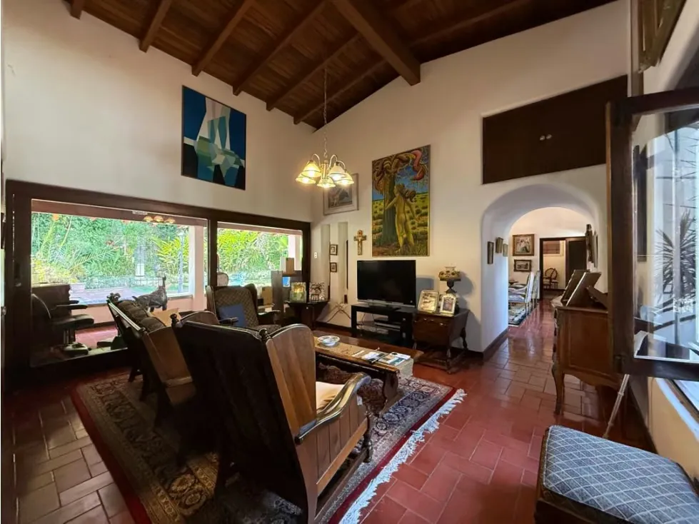 Se vende casa 500m2 6H/8B/4P Cerro Verde - 6