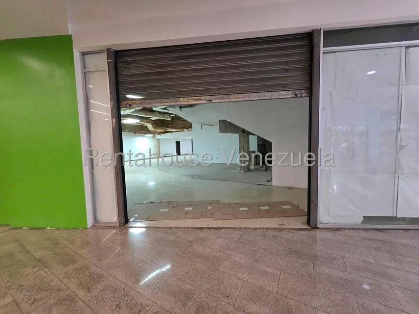Local Comercial en Alquiler en Los Dos Caminos, Distrito Metropolitano - 2
