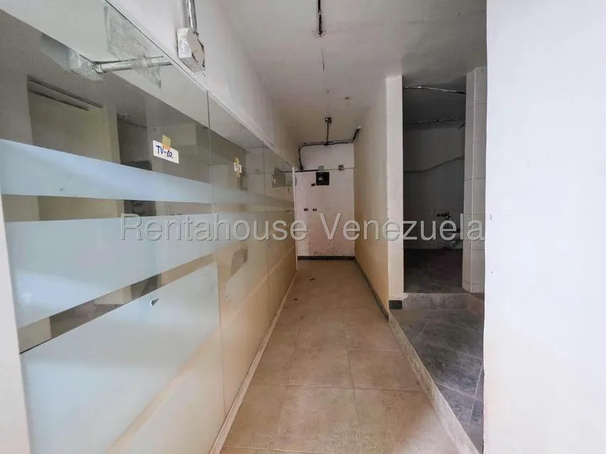 Local Comercial en Alquiler en Los Dos Caminos, Distrito Metropolitano - 13