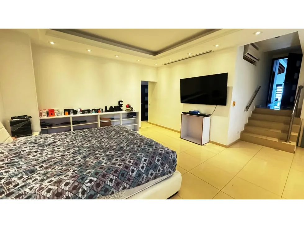 CASA - URB. MIRANDA - 350 Mts2 - 5