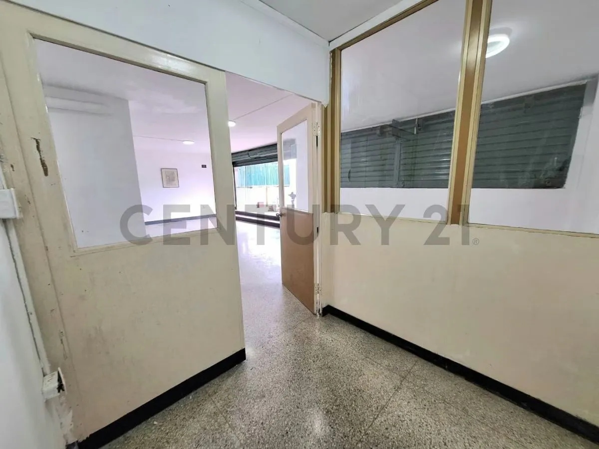 Venta de Local Comercial Urb.Monte Cristo Caracas - 11