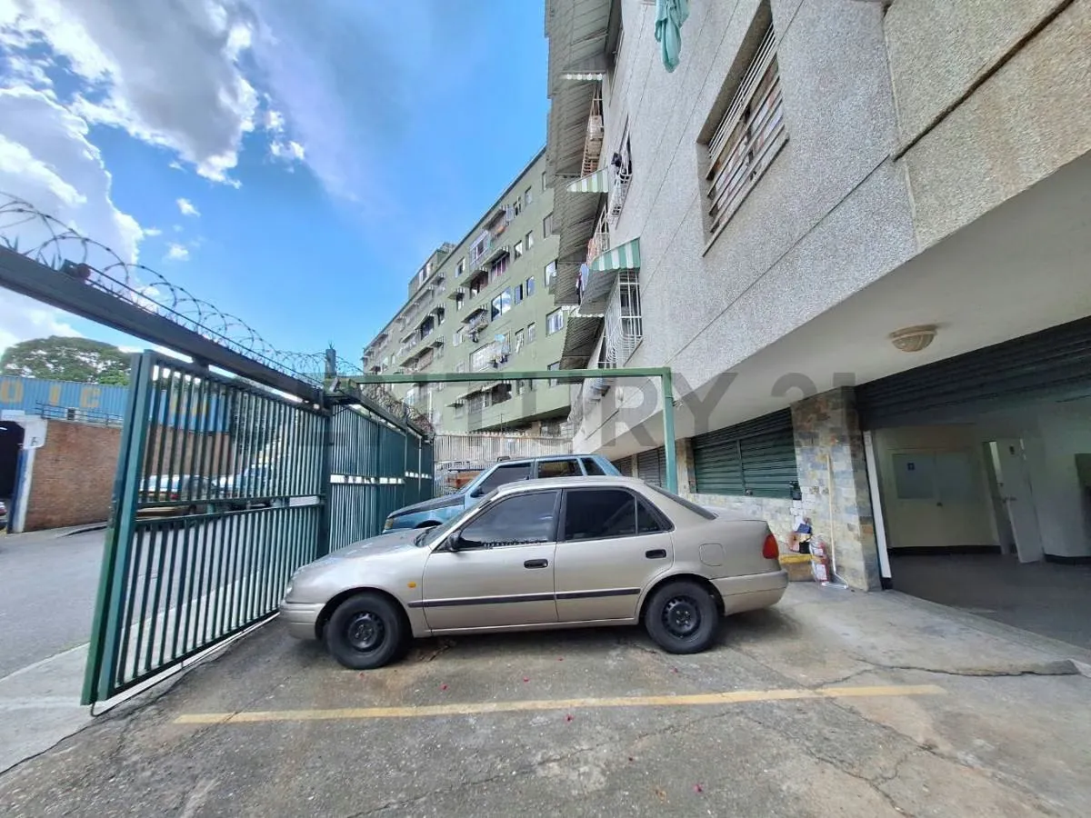 Venta de Local Comercial Urb.Monte Cristo Caracas - 12