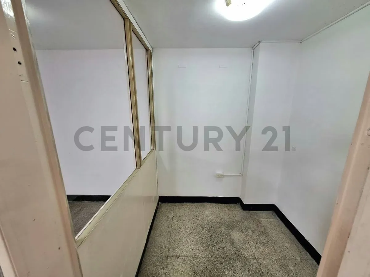 Venta de Local Comercial Urb.Monte Cristo Caracas - 4