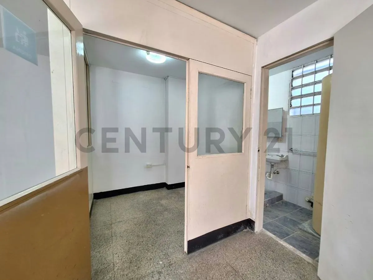 Venta de Local Comercial Urb.Monte Cristo Caracas - 7