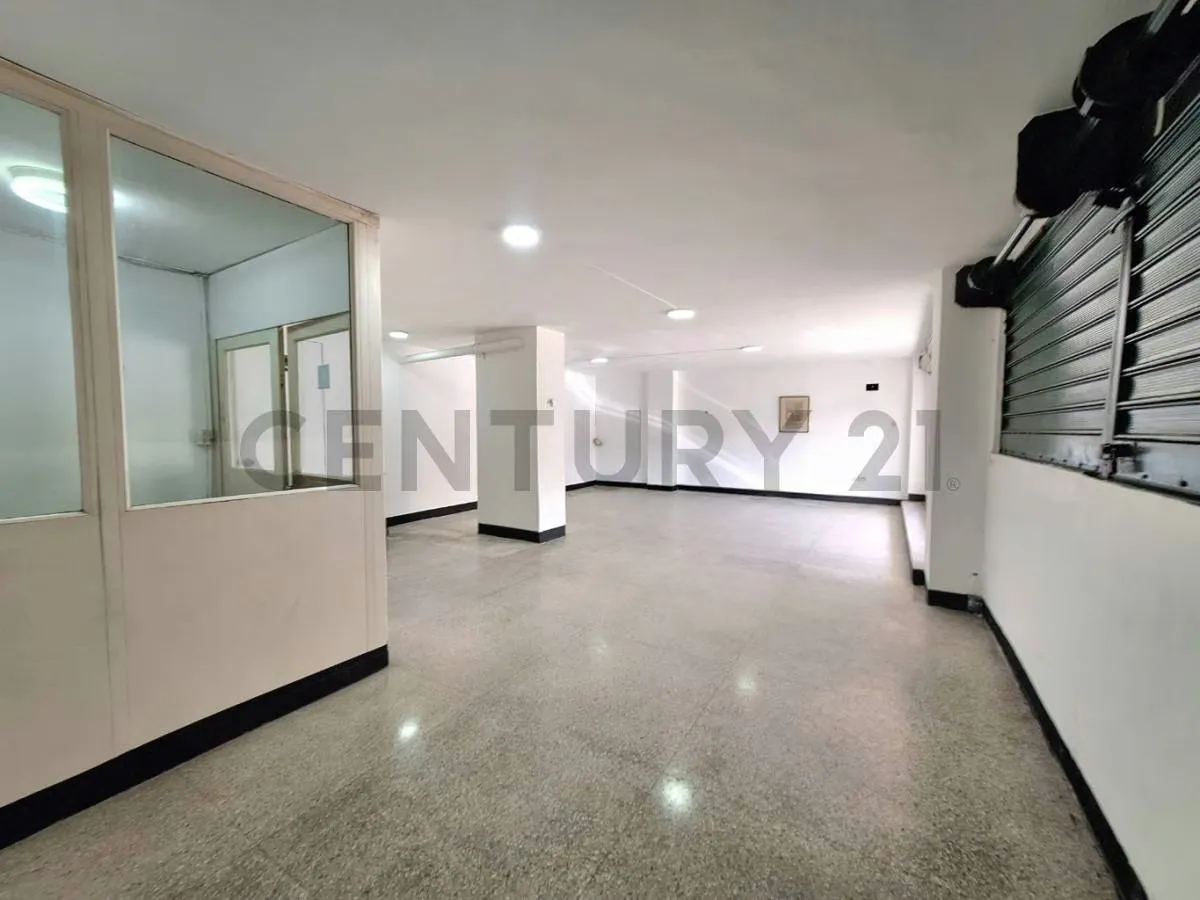 Venta de Local Comercial Urb.Monte Cristo Caracas - 9