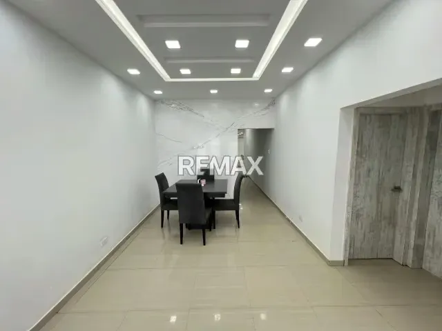 Casa Actualizada en venta en Villa Roraima, Sector El Perú - 3