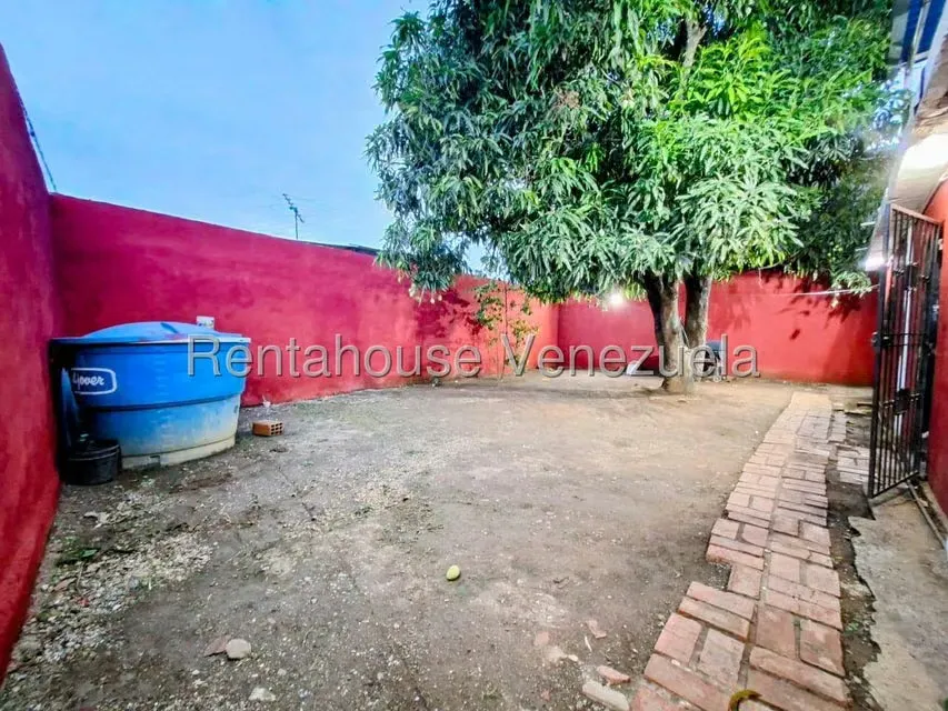 Casa (Duplex) en Venta en Parroquia Juan de Villegas, Lara - 14