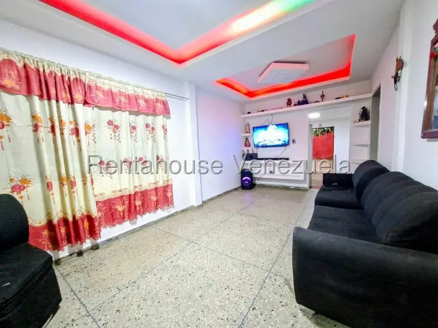 Casa (Duplex) en Venta en Parroquia Juan de Villegas, Lara - 3