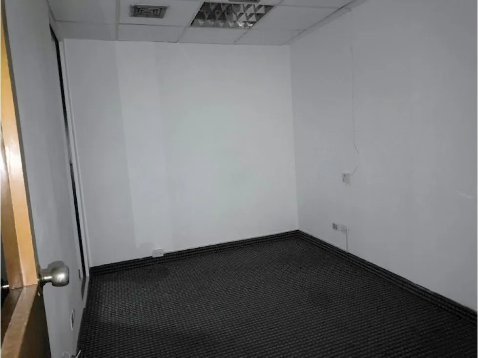 Alquilo oficina 460m2 Altamira 5813 - 6