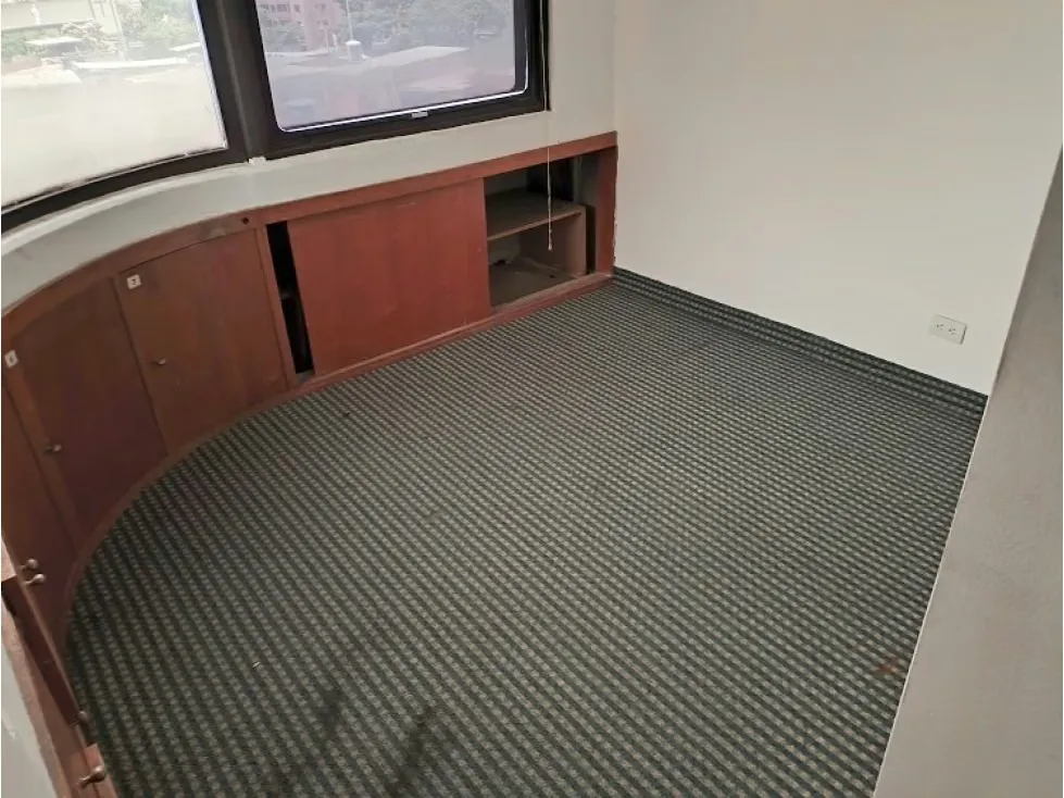 Alquilo oficina 460m2 Altamira 5813 - 8