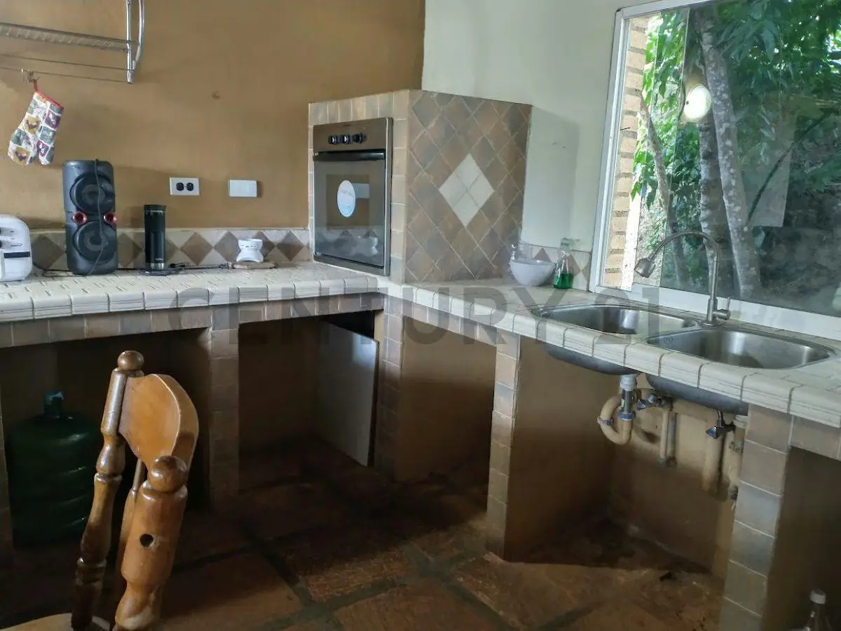 Venta casa, son 2 apartamentos independientes. - 11