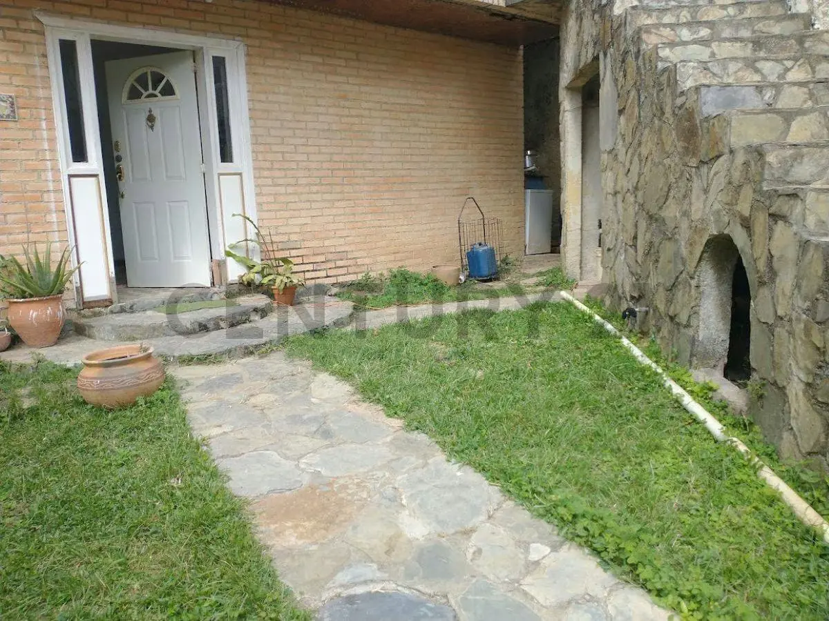 Venta casa, son 2 apartamentos independientes. - 14