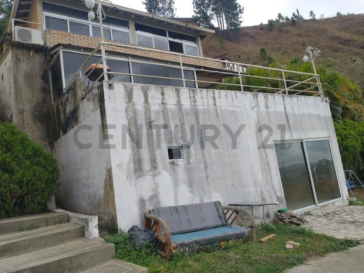 Venta casa, son 2 apartamentos independientes. - 34