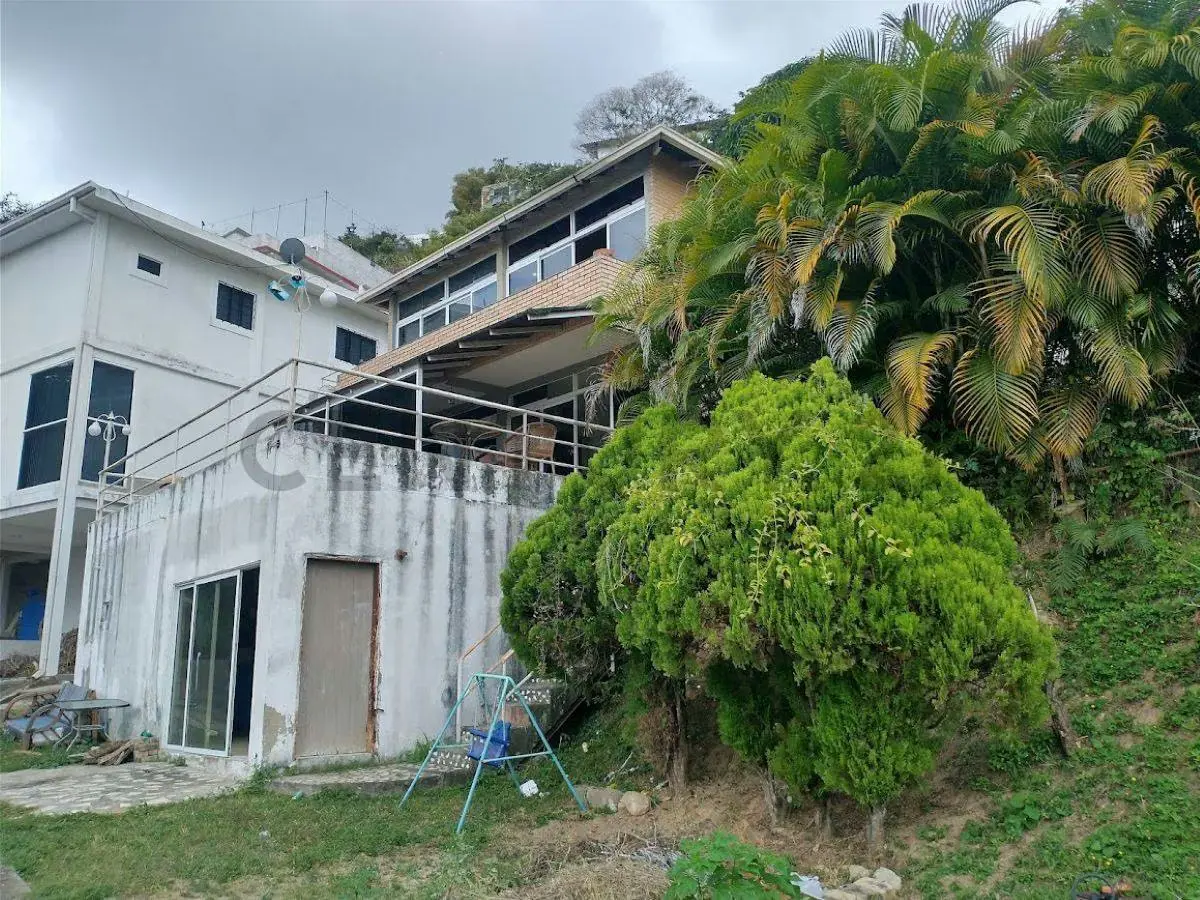 Venta casa, son 2 apartamentos independientes. - 35