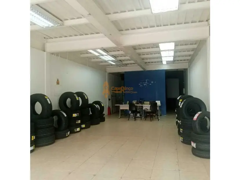 Local en Venta ubicado al frente de La Av. Don Julio Centeno.