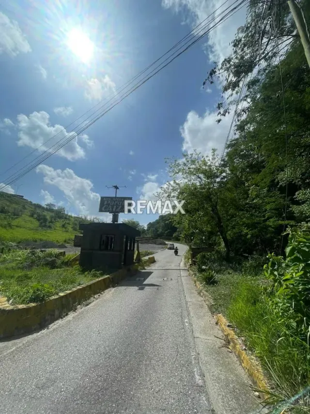 En Venta Exclusivo Terreno de Caballerizas con opción a Desarrollo Inmobiliario en Parque Caiza