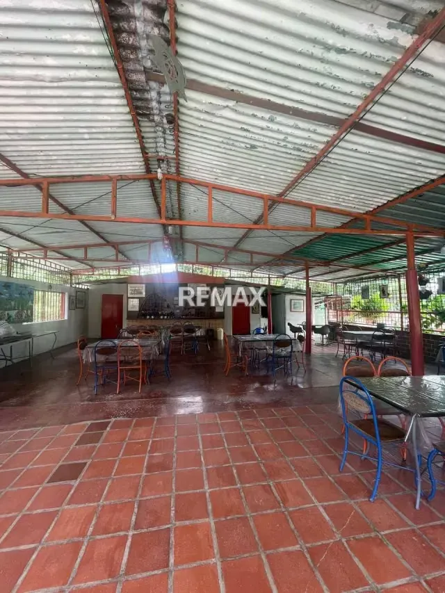 En Venta Exclusivo Terreno de Caballerizas con opción a Desarrollo Inmobiliario en Parque Caiza - 8