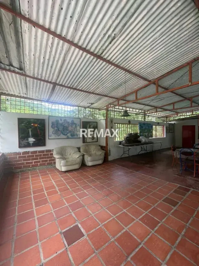 En Venta Exclusivo Terreno de Caballerizas con opción a Desarrollo Inmobiliario en Parque Caiza - 9