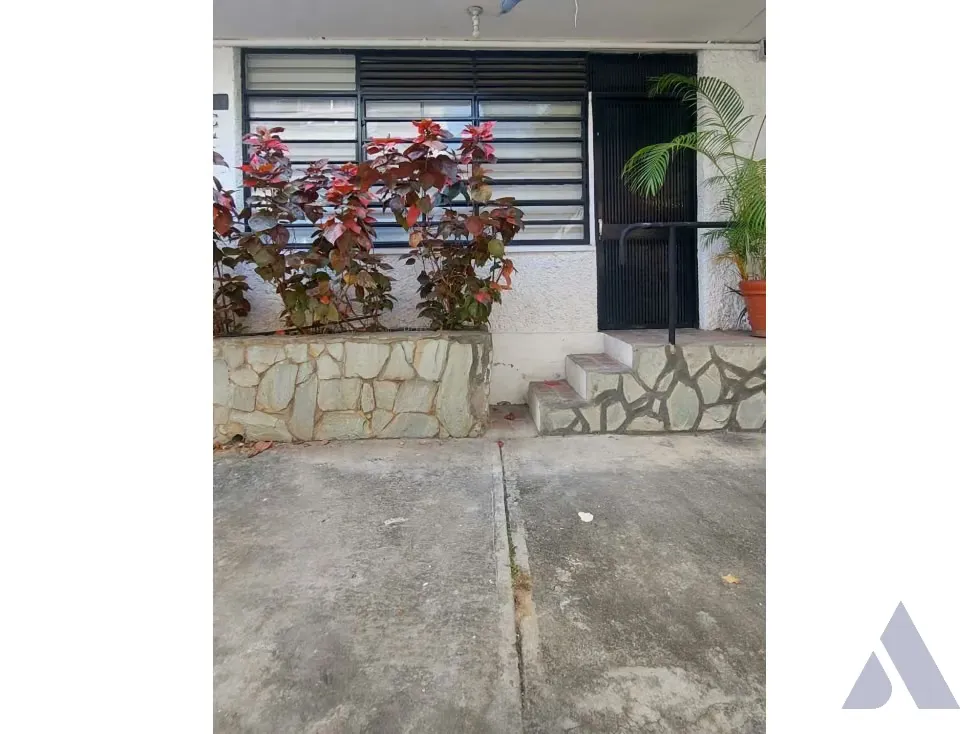 Alquilo anexo 65m2 Las Mercedes 6979