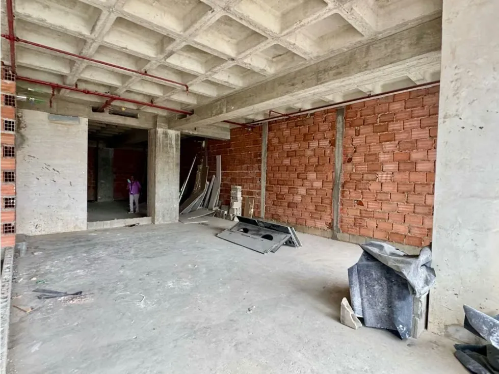 En Venta Oficina Doble Obra Gris Torre Madrid. Las Mercedes Caracas - 2