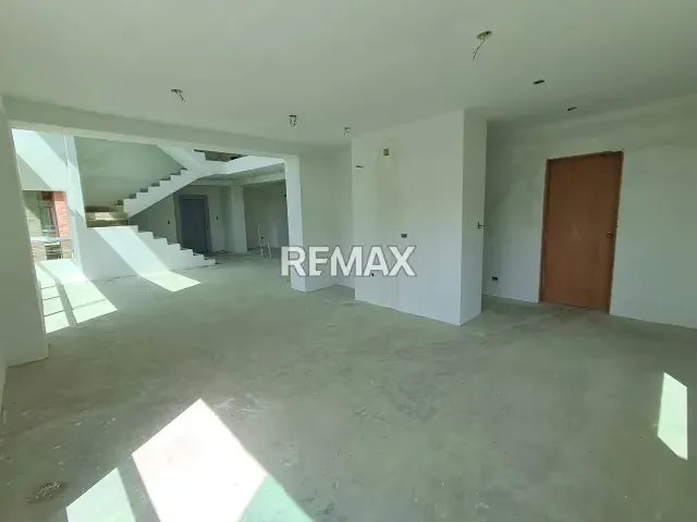 Venta Penthouse Dúplex con terraza en obra gris, El lienzo perfecto en las alturas, excelente zona residencial en municipio El Hatillo - 13