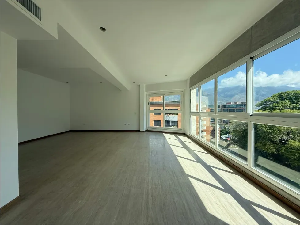 PENT-HOUSE DUPLEX EN OBRA BLANCA EN LOMAS DE LAS MERCEDES BELLA