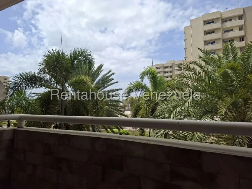 Apartamento (1 Nivel) en Venta en Avenida Milagro Norte, Zulia - 16
