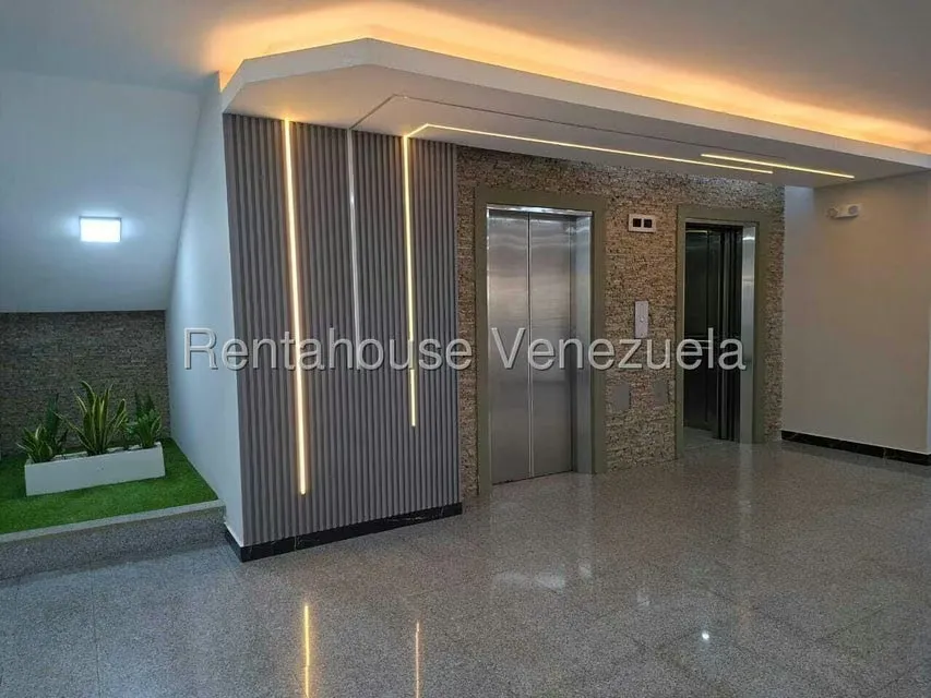 Apartamento (1 Nivel) en Venta en Avenida Milagro Norte, Zulia - 4