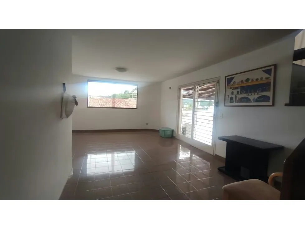 Se vende Casa 1.400m² 5h+s/8b/7p Caurimare - 2