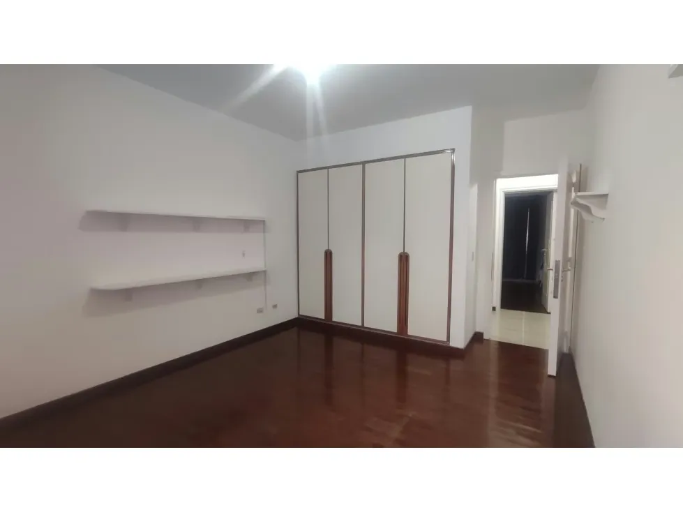 Se vende Casa 1.400m² 5h+s/8b/7p Caurimare - 24