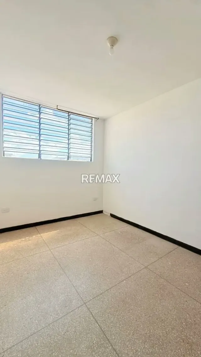 ALQUILER URB BERMUDEZ - 5