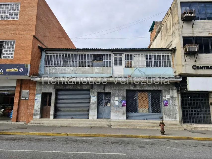 Comercial (Edificio) en Venta en Avenida Bolivar, Aragua